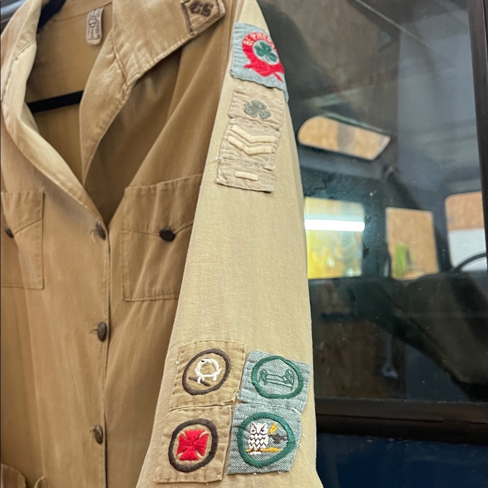 Girl scout trench with all the patches - Picture 5 of 7